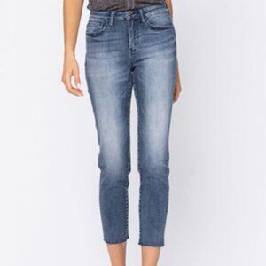 Judy Blue JB88191 RAW HEM HIGH WAIST RELAXED FIT CROP 7/28